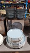 21 Piece Stoneware 2-Tone Dinner Set