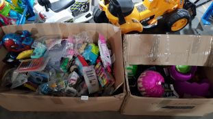 Contents Of 2 Boxes Ð Mixed Small KidÕs Toys