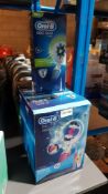 4 Items Ð 2 X Oral B Pro-2 2500W Electronic Toothbrush, 1 X Oral B Smartseries 4000 3D Electr...