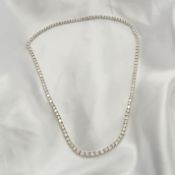 Stunning 18ct white gold graduated diamond 