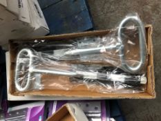 2X Spring Bow Handel Bolts