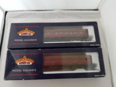 Bachmann 57ft 1st/3rd Corridor Carriage x2