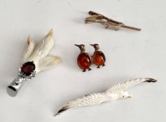 Vintage Parcel of Animal Brooches 3 in Total Plus Tie Clip