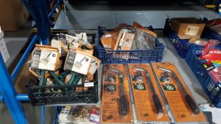 (R8F) Mixed DIY Lot To Include Approx. 22 X Wall Paper Brush, 3 X Extendable Telescopic wheel Wrench
