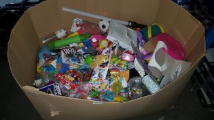 (R2L) Contents Of Large Box : Mixed Small Toys