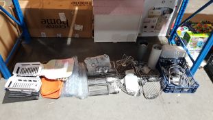 (R1K) Contents Of Floor : Mixed Bathroom Items To Include Wire Caddies, Clear Bathmats, Mixed Style