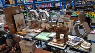(R1B) Approx. 30 Items : Mixed Deco Lot To Include Photo Frames, New York Picture Album Cover Frame