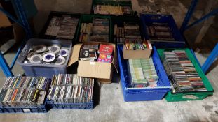 (R7A) Contents Of 7 Containers. A Large Quantity Of Mixed CDÕs & 1 X Container Of Blank CDÕs