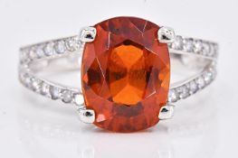Ring Diamond - 5.45 Ct Spessartine Garnet