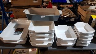 (R1L) Kitchen. 14 X Mixed Size Ceramic Roasters