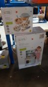 (R2K) Toys. 2 Items. 1 X Wooden Deluxe Kitchen & 1 X Wooden Cooking Set