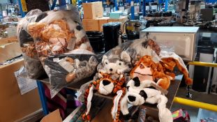 (R15E) Clothing. Approx. 40 X Animal Accessories Hats (One Size Fits Most) All New