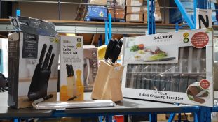 (R2N) Kitchen. Kitchen. 5 Items. Mixed Knife Lot To Include Salter 14 Piece Knife & Chopping Boar