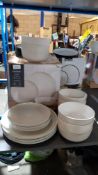 (R2J) Kitchen. 15 Piece Stoneware 2 Tone Dinner Set (Beige / White)