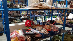 (R1E). Stationary / Gift. Contents Of 2 Shelves. To Include Bridal Party Packs, Confetti Cannon, S