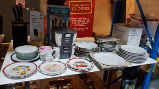 (R15A) Household. Mixed Lot To Include Dinner Set. Porcelain Metallic Geo Mugs & Porcelain 4 Fl