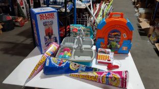 (R5I) Toys. 10 Items. 1 X Hot Wheels Racing 2 Car Racing Carry Case, 2 X Kid Connection Sinks. 3