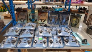 (R4N) Retro Tech, Approx. 22 Items. 21 X Mixed Brand Stereo Lightweight Headphone & 1 X Computer Mi