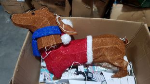 (R5K) Christmas. Contents Of Shelf. To Include A Quantity Of Mixed Style Bottle Gift Bags, Christm