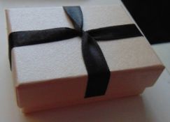 80 silver coloured heart necklaces in a presentation box rrp £7.99 each