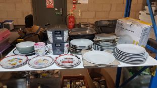 (R15A) Household. Mixed Lot To Include Dinner Set. Porcelain Metallic Geo Mugs & Porcelain 4 F