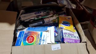 (R5N) Pharmacy. Contents Of Floor. A Quantity Of Mixed Bathroom / Medical / Grooming Items (All Old