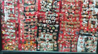 400 plus Manchester united pin badges.