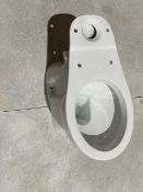 New (H175) 480x380mm Erin Close Coupled Pan And Seat, Cistern Not Included.æNew (H175) 480x380mm