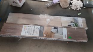 (R2O) DIY. Approx. 1.50 m2 Egger Home Laminate Flooring Light Dunino Oak & Approx. 1.99 m2 Egger H