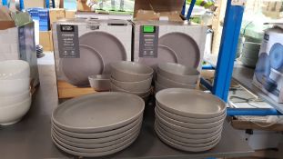 (R2J) Household. 1 X Stoneware Speckled 22 Piece Dinner Set