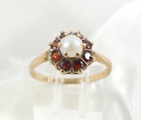 Gold ring set with Pearl and Garnet