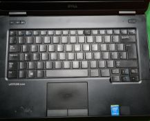 LT027 DELL P44G Laptop