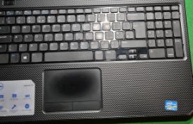 LT035 Laptop DELL P28F
