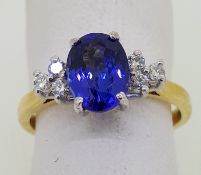 18ct (750) Yellow Gold Oval Tanzanite & Diamond Ring