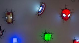 (R1A) 7x Marvel Avengers 3D Deco Light. 4x Spidey Mask. 1x Hulk Right Fist. 1x Iron Man Mask. 1x Ca