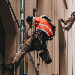 900 x lots of Lifting & Handling Equipment