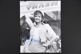 JULIA McKENZIE Original signature