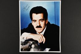DENNIS FARINA Original signature