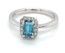 Engagement Ring Set In 18K White Gold