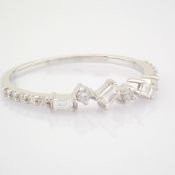 HRD Antwerp Certificated 14k White Gold Diamond Ring (Total 0.19 Ct. Stone)