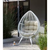 (R16) 1x Pod Chair White RRP £299.