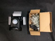 2x Lighting Items String Lights and Flood Light