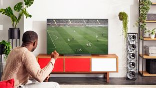Pallet Of Approx 11 Mixed (Mainly Smart) TVs. Raw Customer Returns. Unchecked And Untested. To Incl