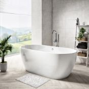 New (D9) Freestanding Round Bath Double Ended - 1455 x 740mm. Freestanding, Giving Flexibil...