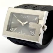 Gucci / 100L - Unisex Steel Wrist Watch