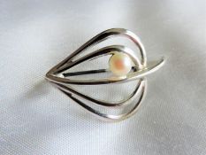 Vintage Cultured Pearl Brooch in Sterling Silver