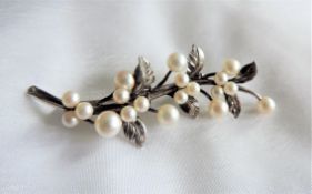 Vintage Cultured Pearl Brooch in Sterling Silver