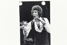 TOM JONES Original signature
