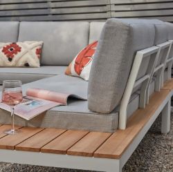 No Reserve Home & Garden Auction: BBQs, Garden Storage, Hot Tubs, Sofas, Shelving, Rattan and Sheds | Customer Returns