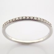 Certificated 14K White Gold Diamond Ring